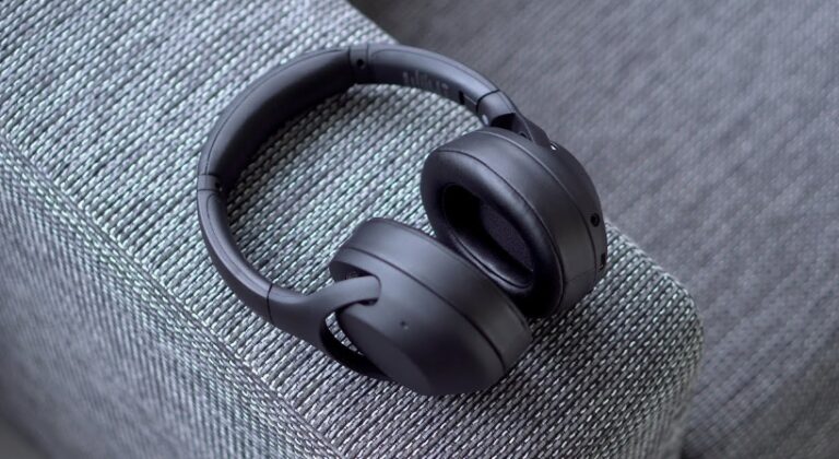 Sony Previous Flagship Headphones Are $100 Off and Still Amazing
