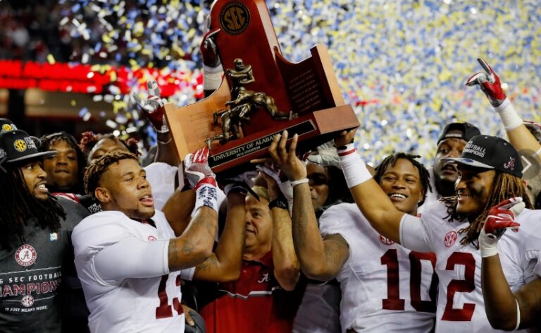 College football bowl projections Alabama, Mississippi join playoff prediction