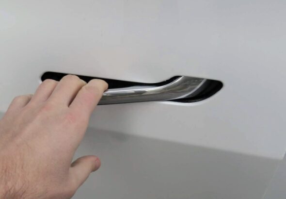 New Rules Could Force Tesla to Redesign Its Door Handles
