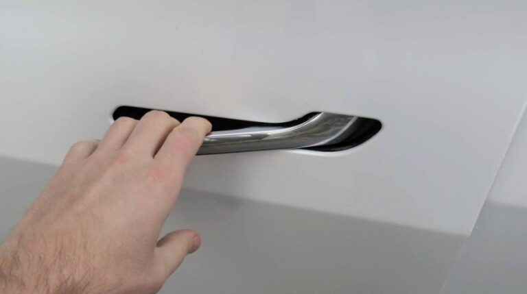 New Rules Could Force Tesla to Redesign Its Door Handles