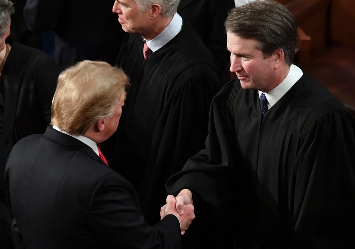 Conservatives under siege Supreme Court Justices Barrett and Kavanaugh give advice to students