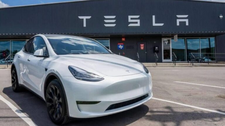 Tesla Shocks the Auto World by Ending Model S and X to Double Down on Robots.