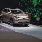 China’s latest EV showstopper costs $13,000, tops 300 miles, and offers a 99-second battery swap .