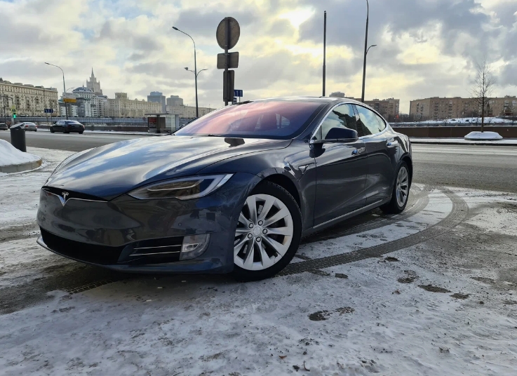 Tesla’s rare Signature Edition cars come with a resale trap