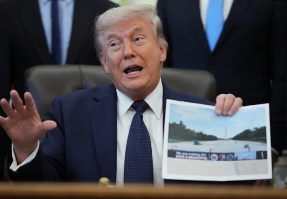Trump gives 'filthy' Reflecting Pool a facelift near Lincoln Memorial