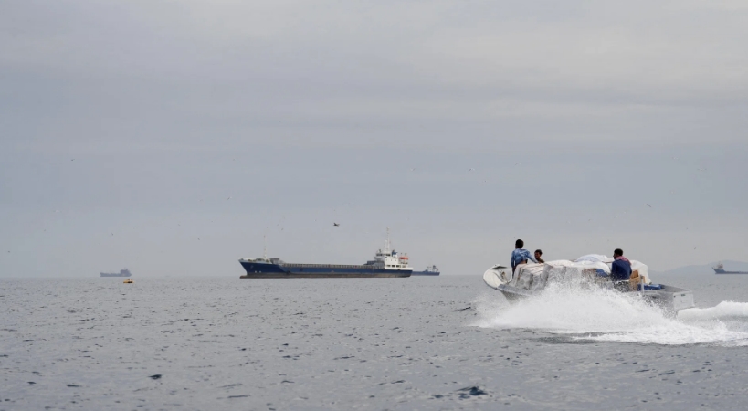 US will strike Iranian ships that near blockade.