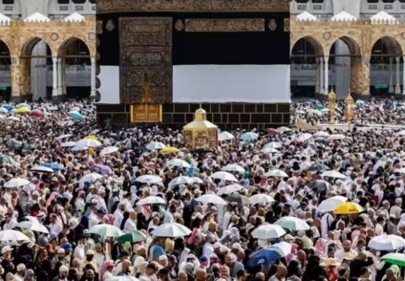 Hajj pilgrimage begins amid extreme temperatures.