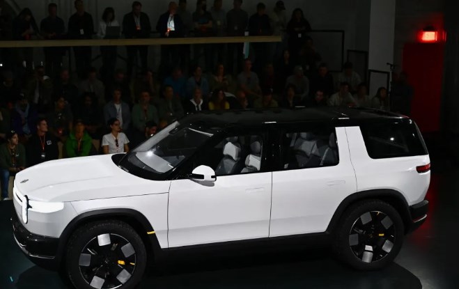 Tesla’s top rival launches self-driving with full crash coverage at a fraction of the cost