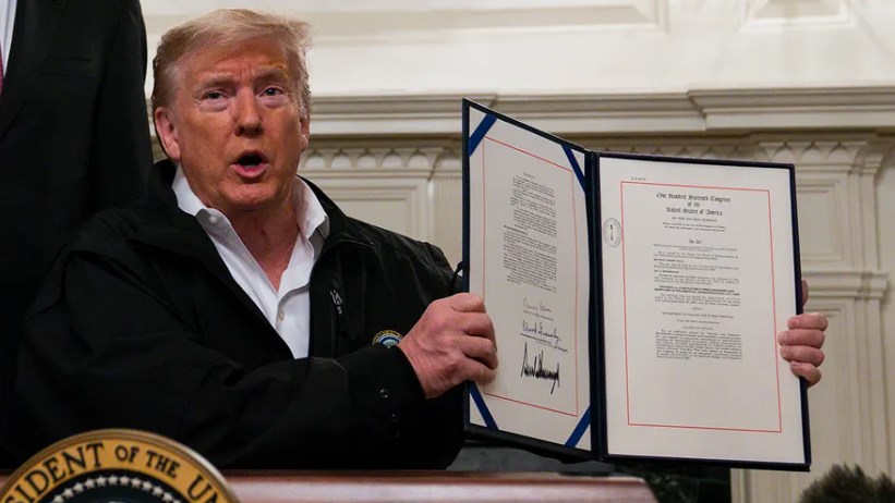 Trump aides must follow Presidential Records Act.