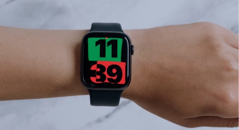 Apple launches watchOS 27 with Siri AI..