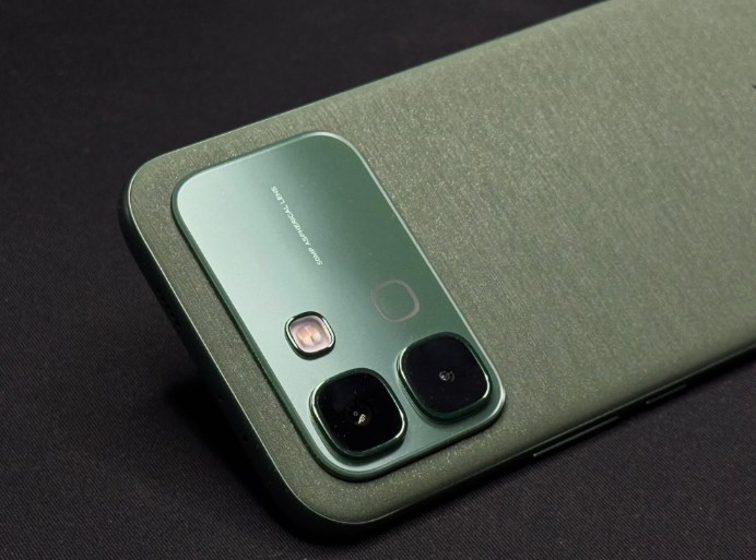Infinix NOTE Edge JBL Edition unveiled with portable speaker.
