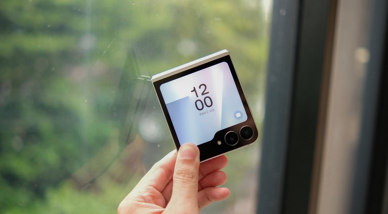 Samsung’s upcoming Galaxy Z Flip 8 might avoid the chip curse..