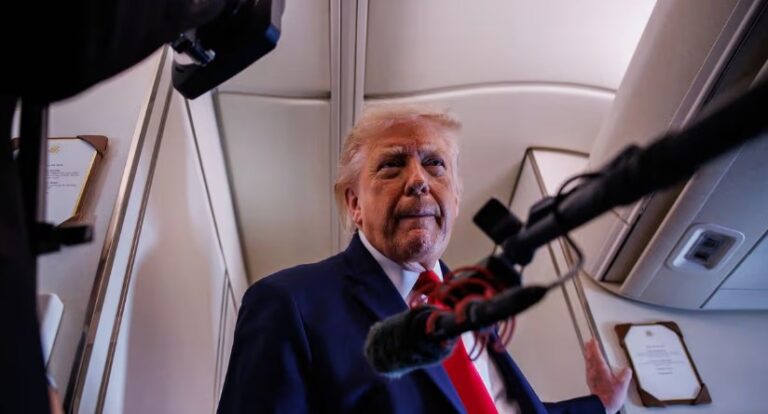 Trump pardonas ex-Republican congressman