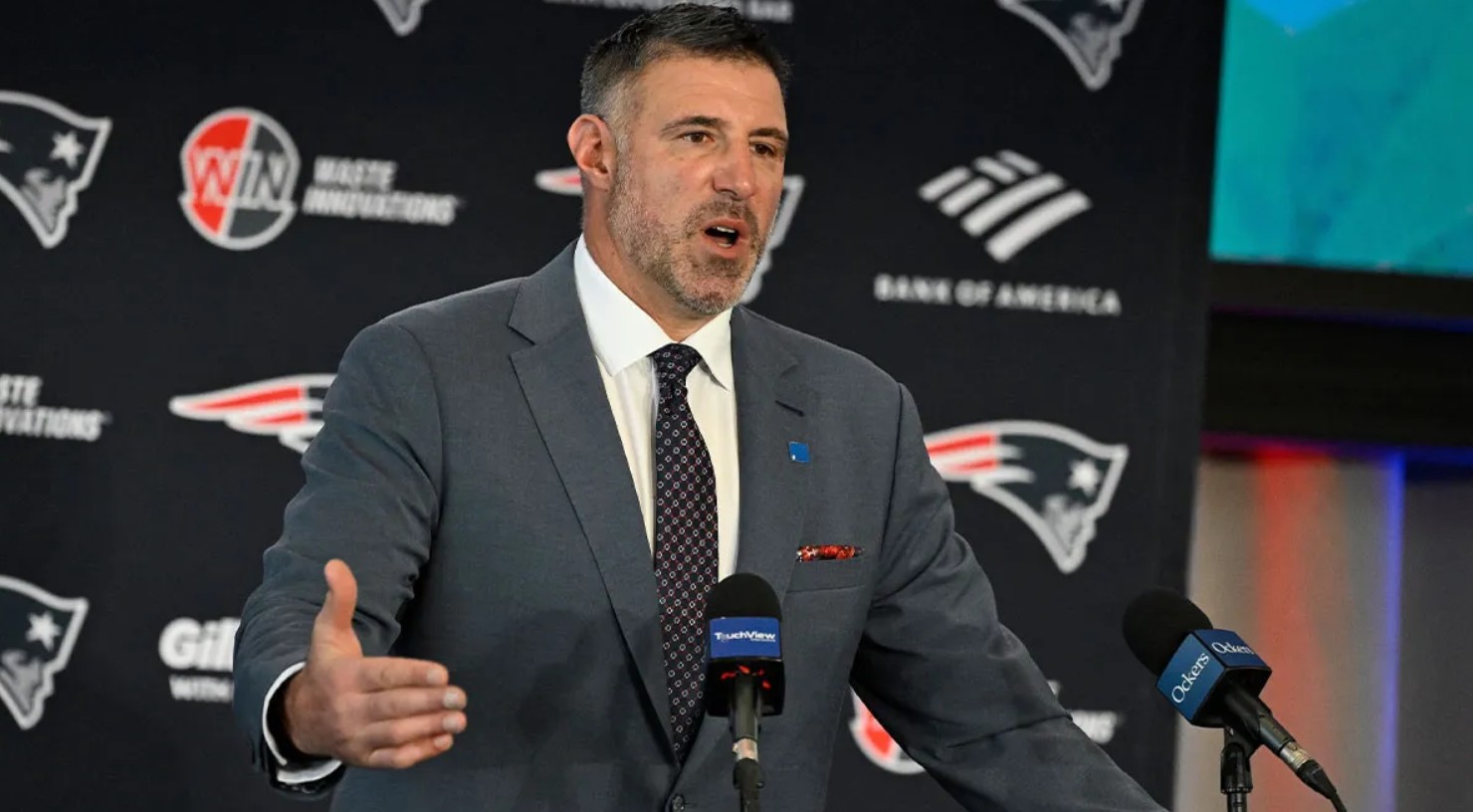 Patriots urged to add offensive weapon Mike Vrabel knows well.