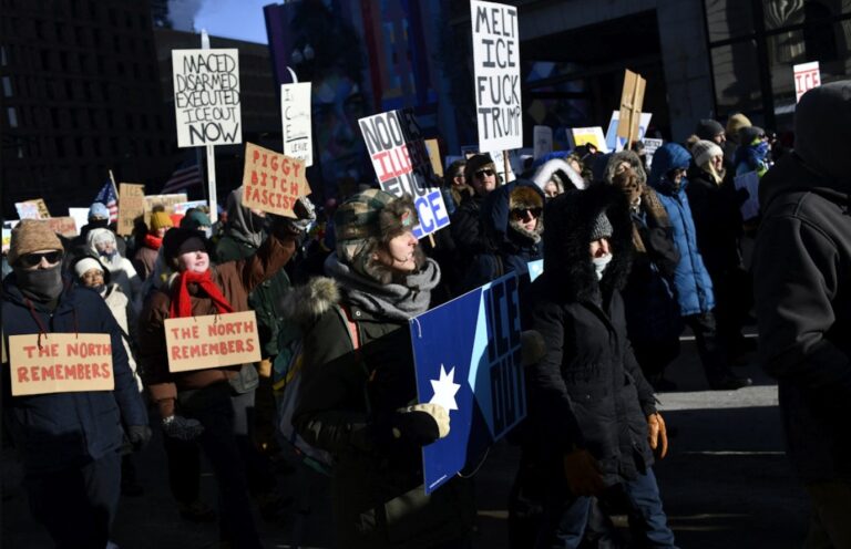 DHS Requests Signal Group Chats from Protesters