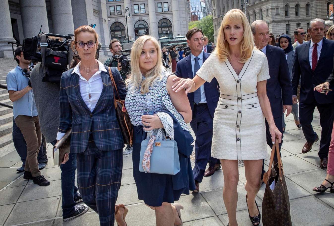 Giuffre Virginia Roberts outlived Epstein Her brother now defends her..