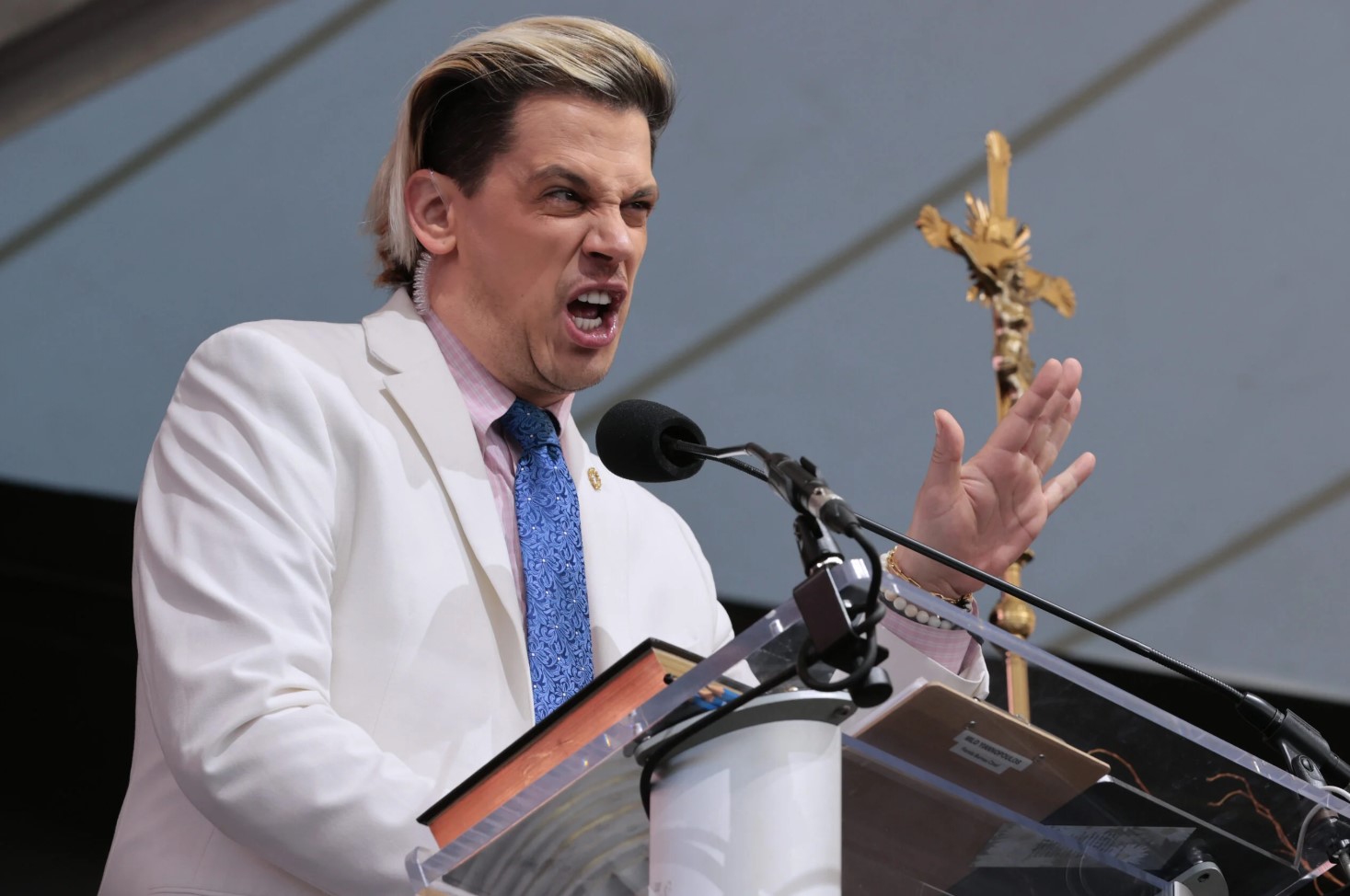 ICE Detains Milo Yiannopoulos in Louisiana.
