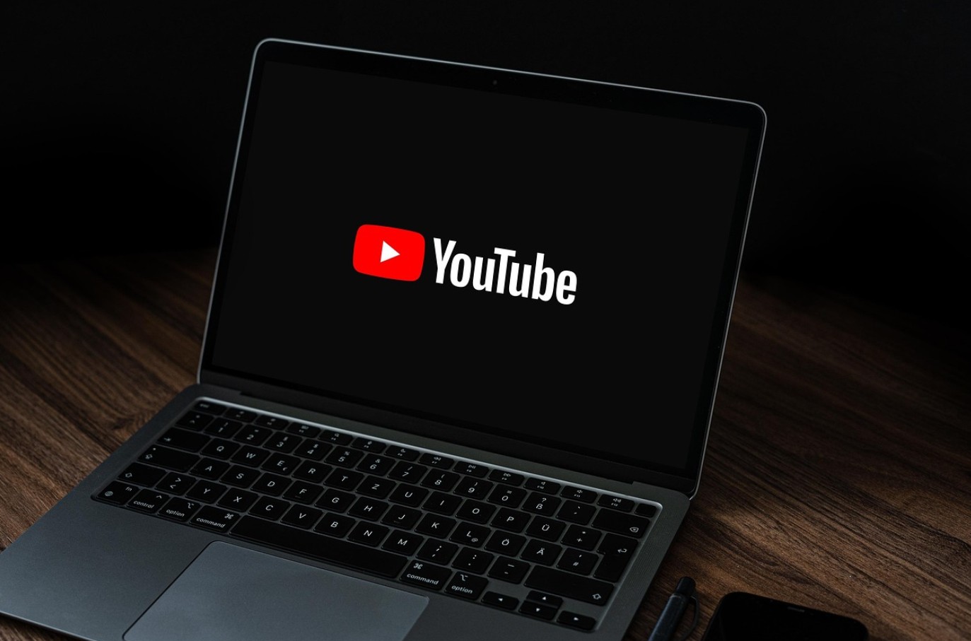 New Although YouTube is increasing view numbers, producers are not becoming richer.