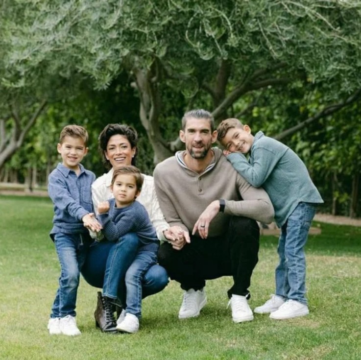 Four youngsters are being raised by Michael Phelps. This is how he guides people through big emotions..