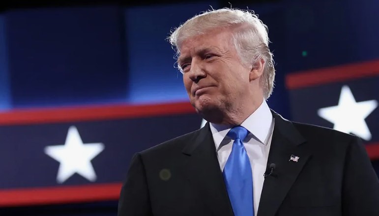 Trump approval rating sinks as Dems lead by double digits.