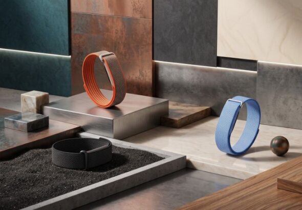 Google Fitbit Edge.