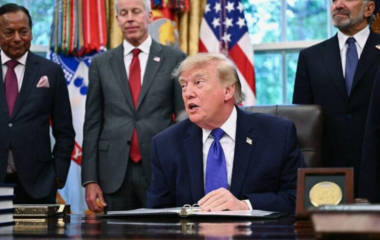 Trump announces building of biggest steel plant in US historyTrump announces building of biggest steel plant in US history